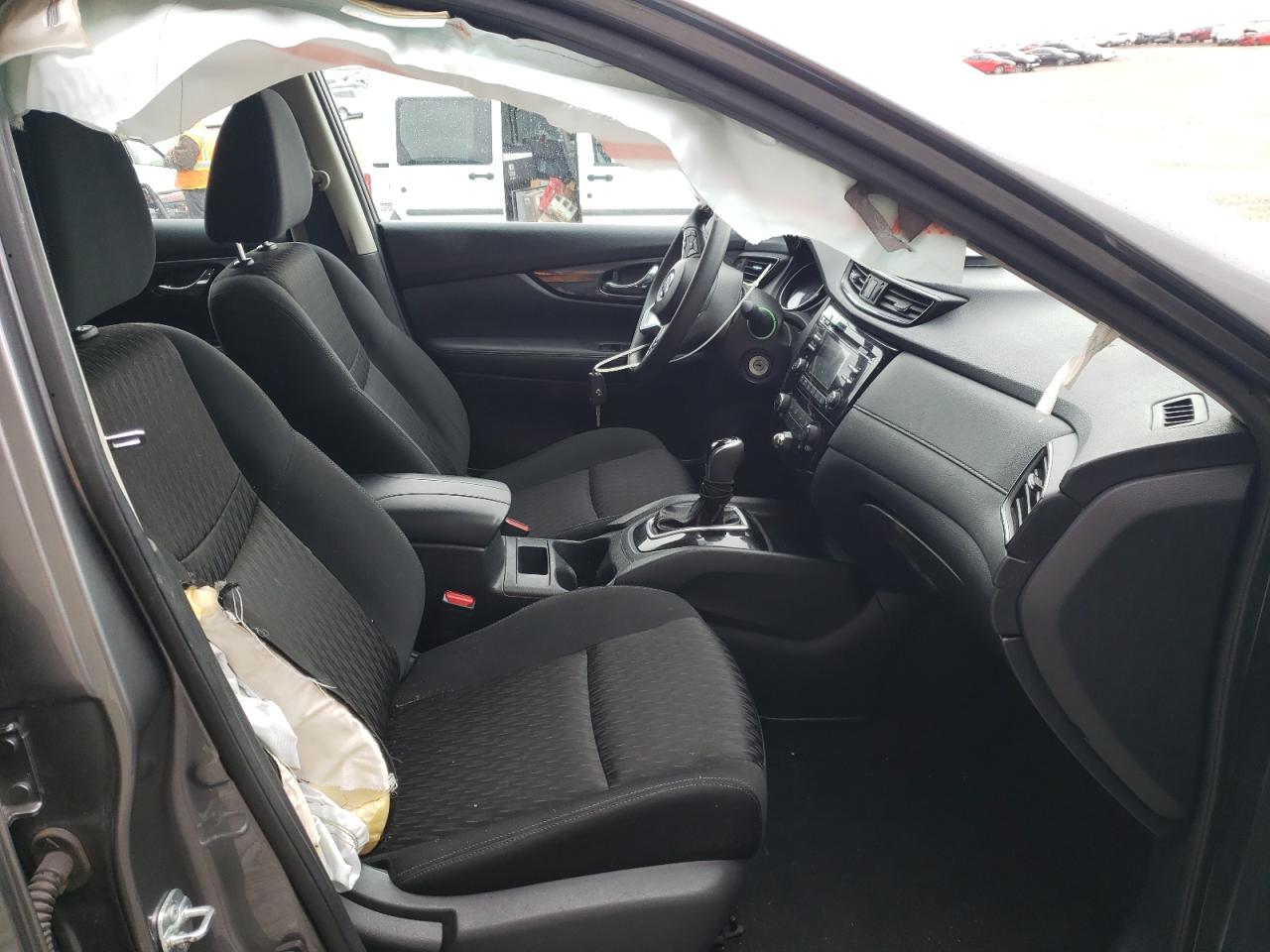 Photo 5 from auction – 2017 NISSAN ROGUE S with VIN KNMAT2MT1HP599330