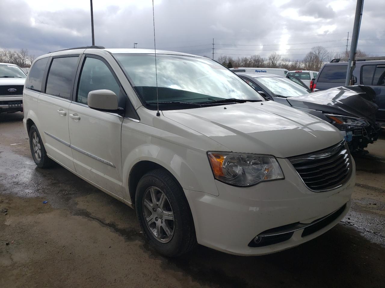 CHRYSLER TOWN & COU 2011 with VIN 2A4RR5DGXBR798754 - Photo from auction
