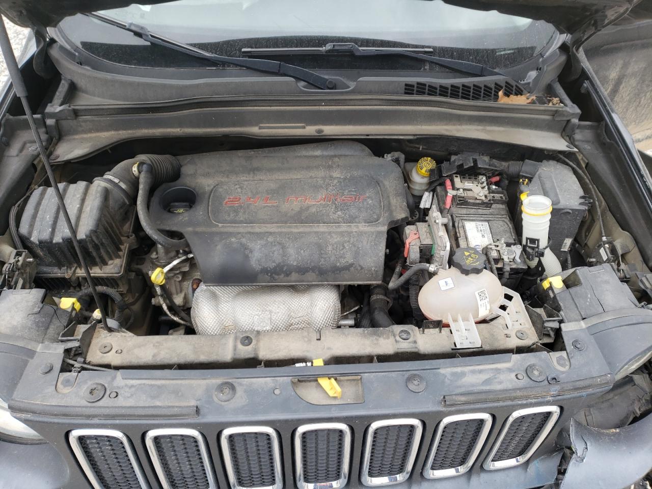 Photo 7 from auction – 2015 JEEP RENEGADE L with VIN ZACCJBBT7FPB47903