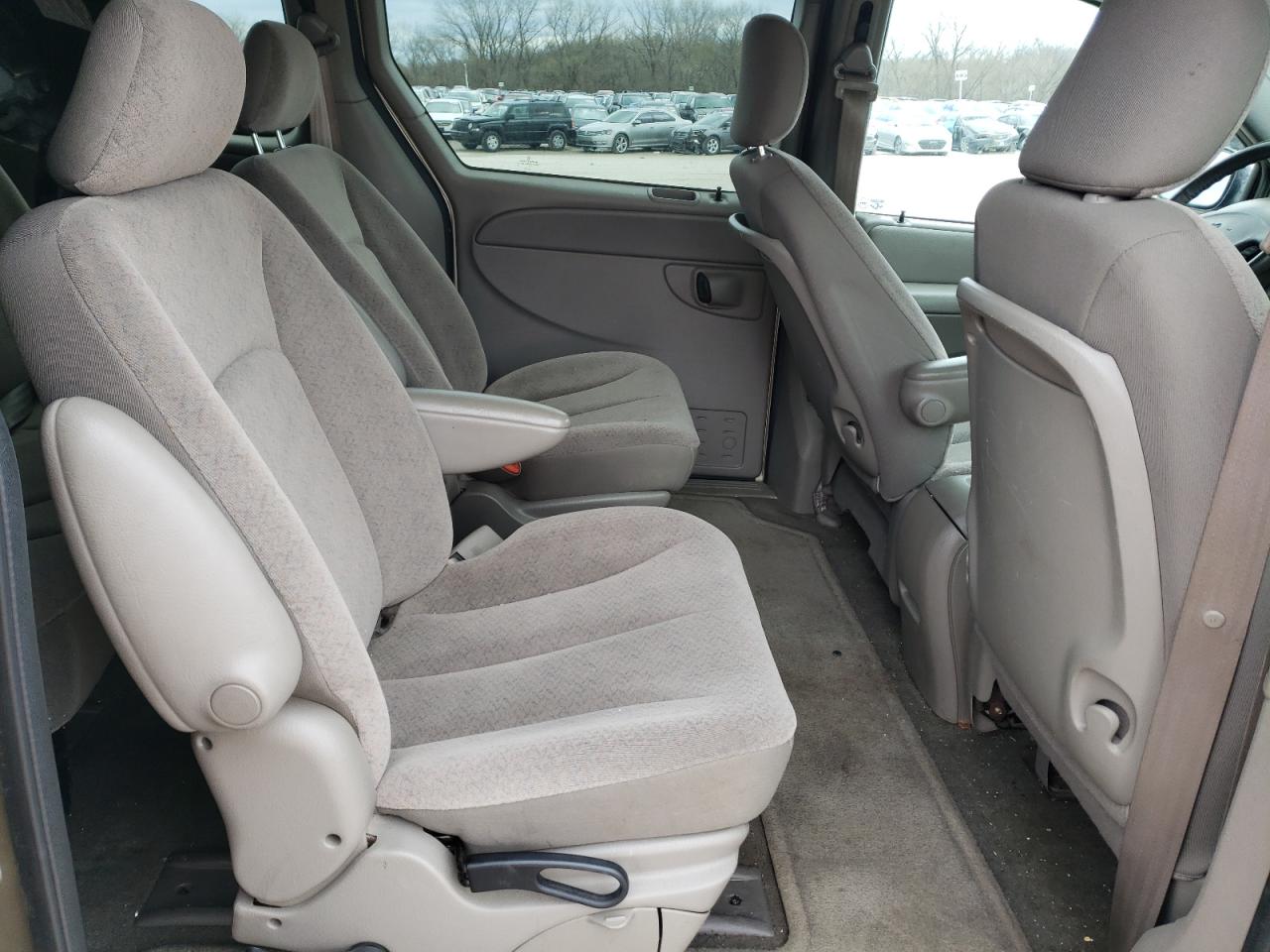 Photo 6 from auction – 2003 DODGE GRAND CARA with VIN 2D4GP44LX3R337729