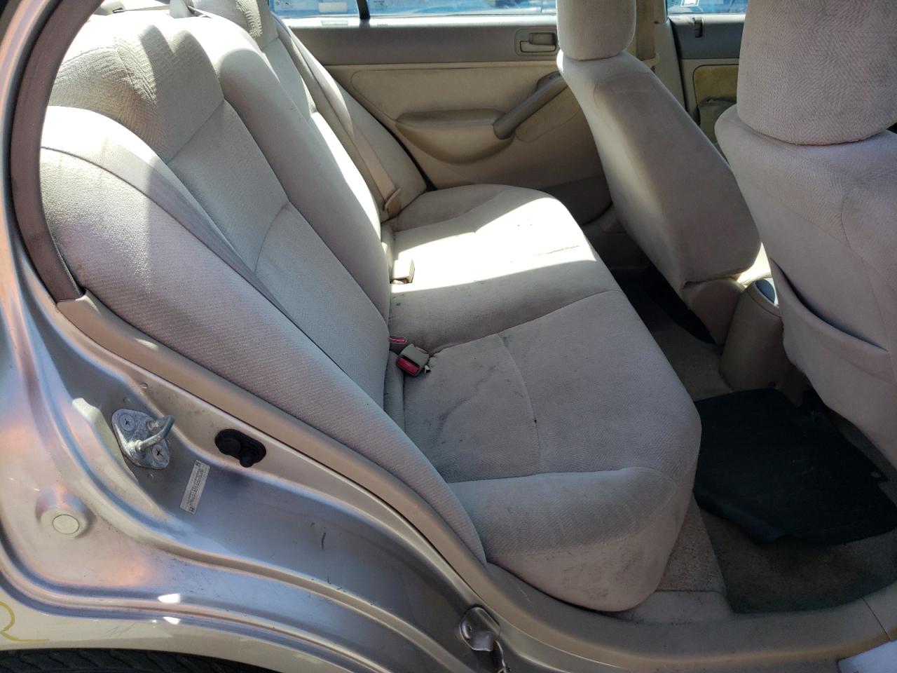 Photo 6 from auction – 2001 HONDA CIVIC LX with VIN 2HGES16561H598330