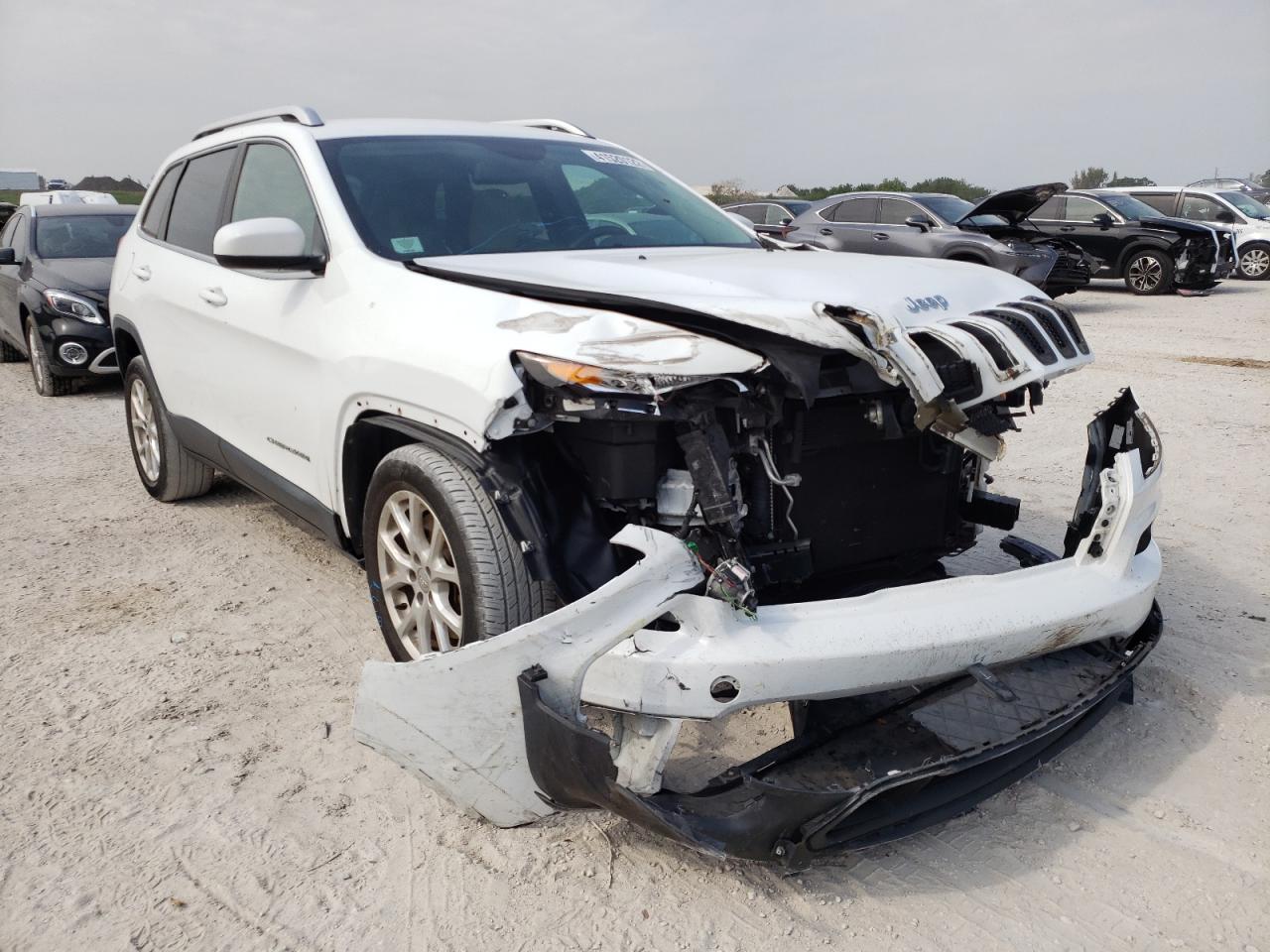 Photo 1 from auction – 2015 JEEP CHEROKEE L with VIN 1C4PJLCB5FW627647