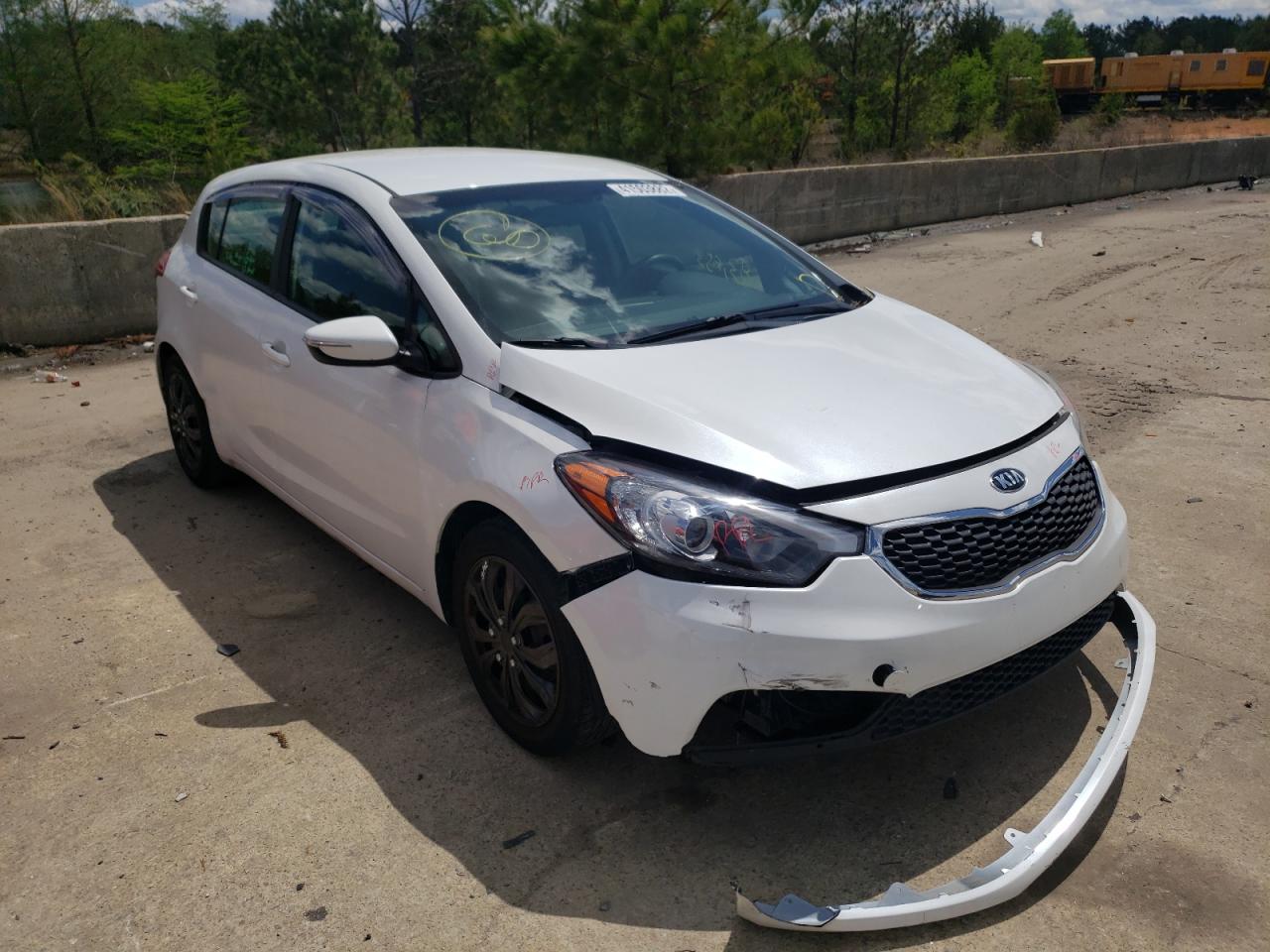 KIA FORTE LX 2016 with VIN KNAFK5A85G5592527 - Photo from auction