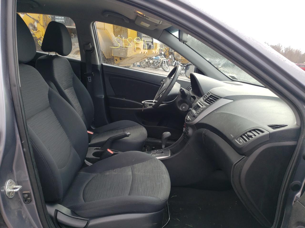 Photo 5 from auction – 2016 HYUNDAI ACCENT SE with VIN KMHCT5AE8GU273763