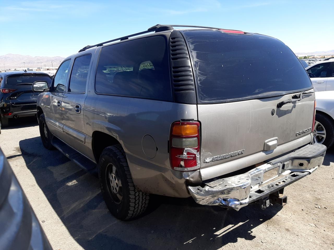 Photo 3 from auction – 2002 CHEVROLET SUBURBAN K with VIN 1GNFK16Z92J196668