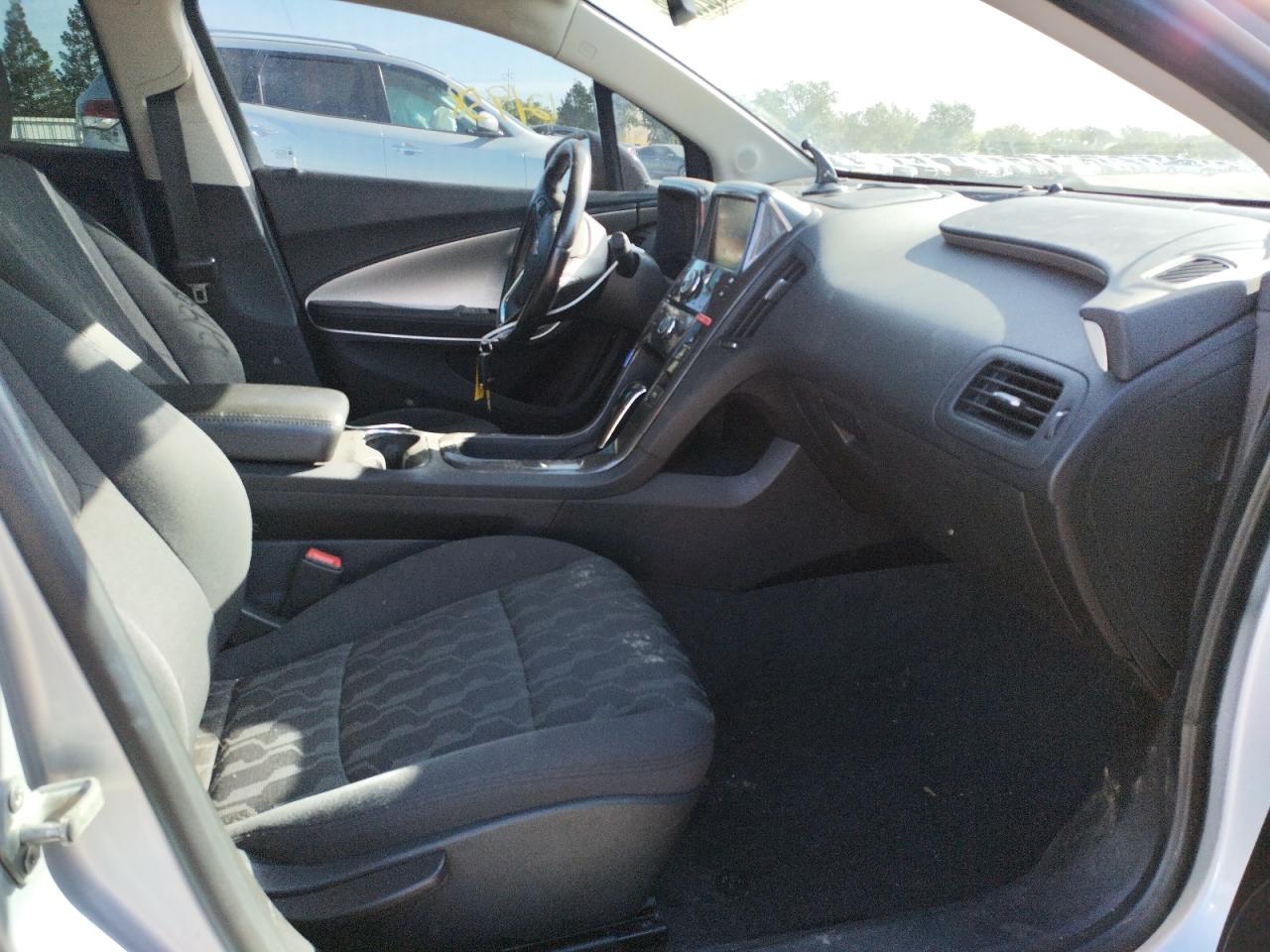 Photo 15 from auction – 2014 CHEVROLET VOLT with VIN 1G1RE6E44EU170443