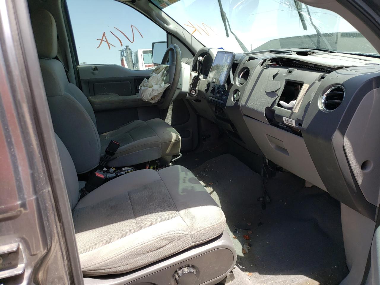 Photo 5 from auction – 2005 FORD F150 SUPER with VIN 1FTPW12525FB62518