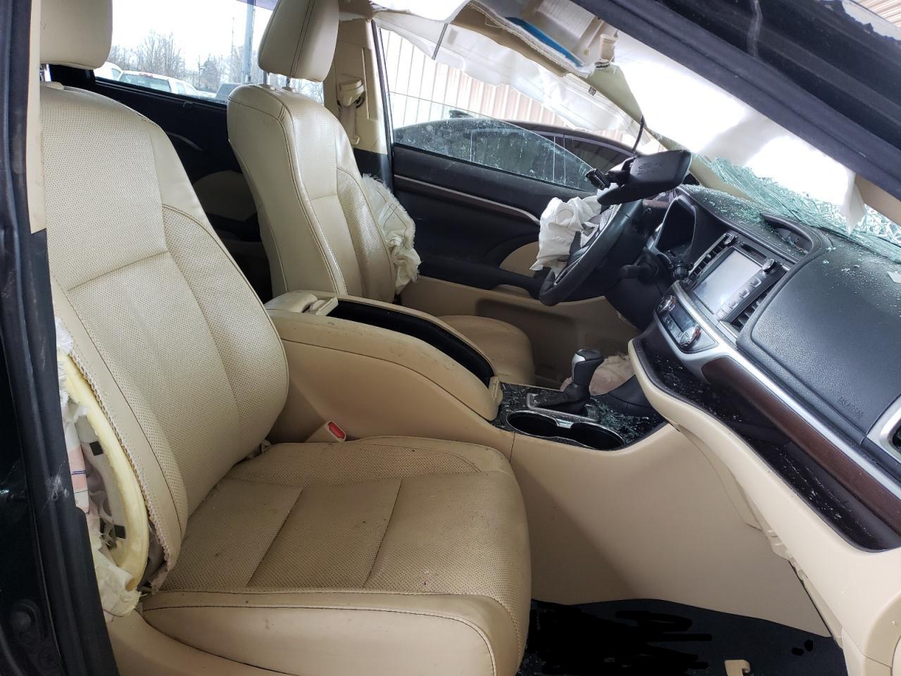 Photo 5 from auction – 2015 TOYOTA HIGHLANDER with VIN 5TDDKRFH8FS185126