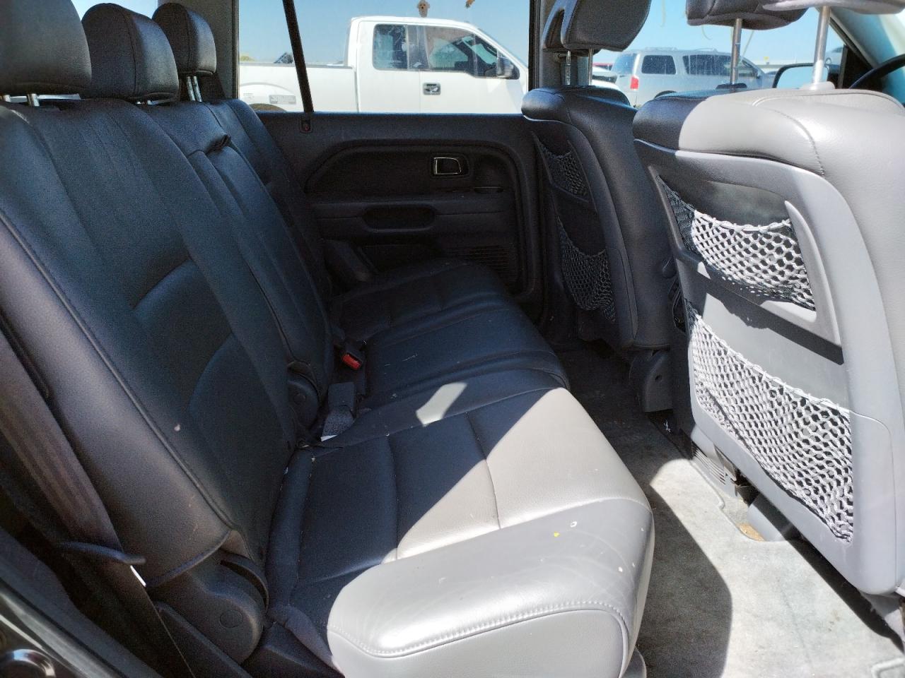 Photo 6 from auction – 2006 HONDA PILOT EX with VIN 5FNYF28506B031532