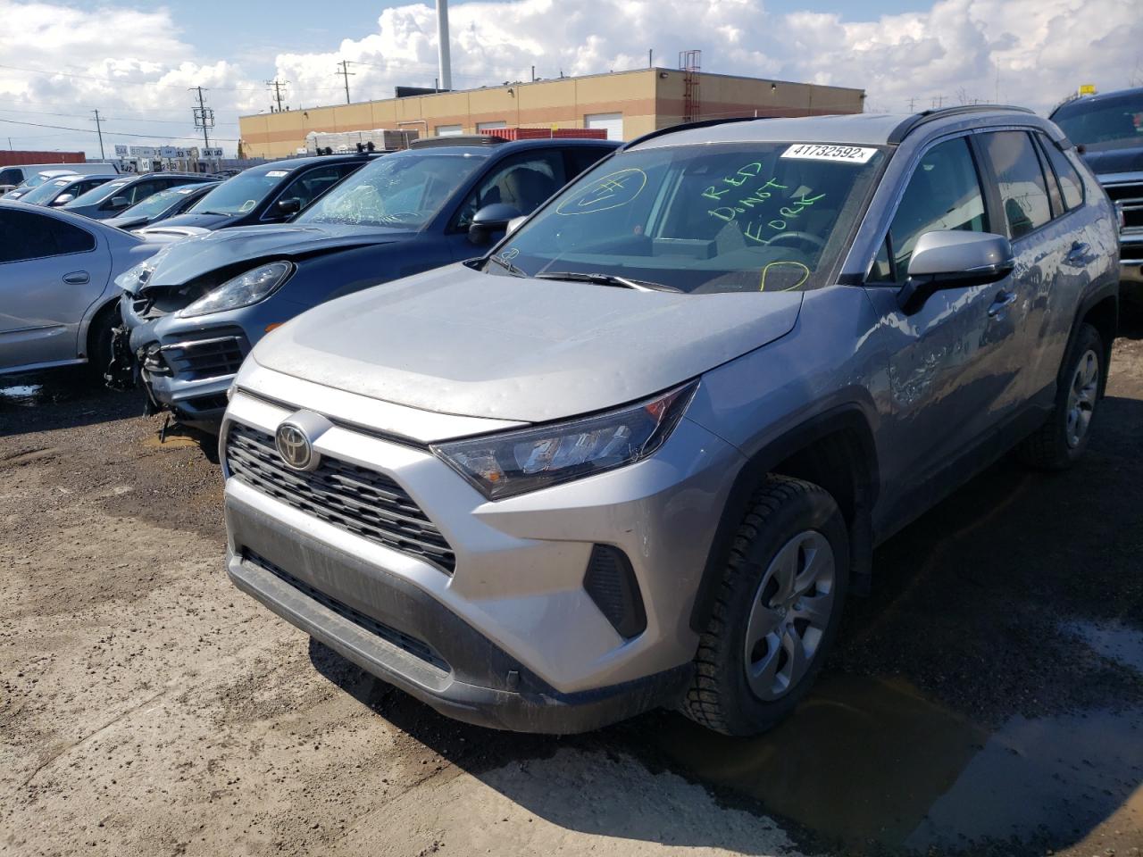 Photo 2 from auction – 2020 TOYOTA RAV4 LE with VIN 2T3B1RFV4LW139397