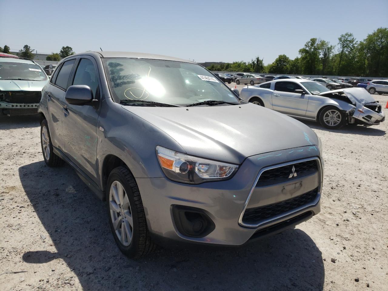 MITSUBISHI OUTLANDER 2015 with VIN 4A4AP3AU6FE018574 - Photo from auction
