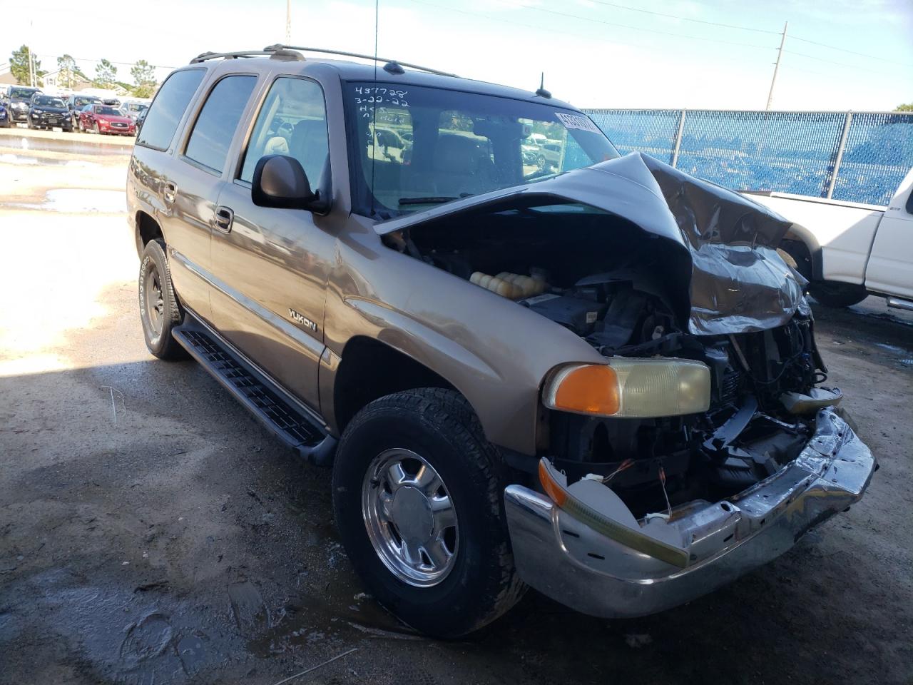 GMC YUKON 2003 with VIN 1GKEC13Z53R267264 - Photo from auction