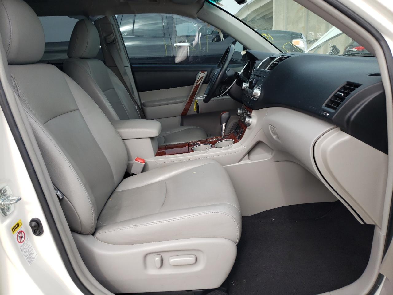 Photo 5 from auction – 2012 TOYOTA HIGHLANDER with VIN 5TDYK3EH4CS071278