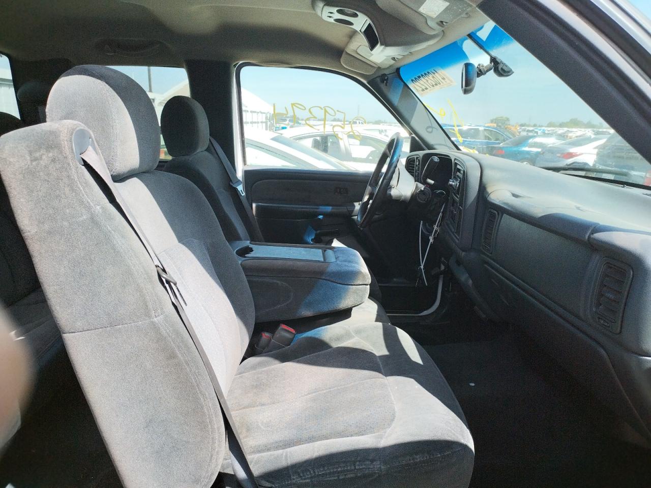 Photo 5 from auction – 2000 CHEVROLET SILVERADO with VIN 1GCEK19T3YZ166894