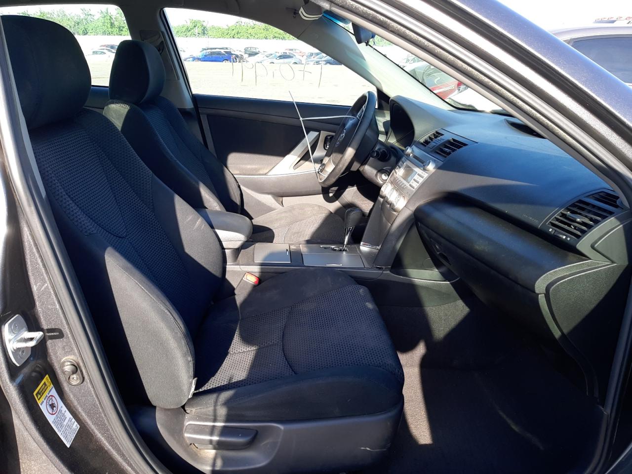 Photo 5 from auction – 2011 TOYOTA CAMRY BASE with VIN 4T1BF3EK7BU144025