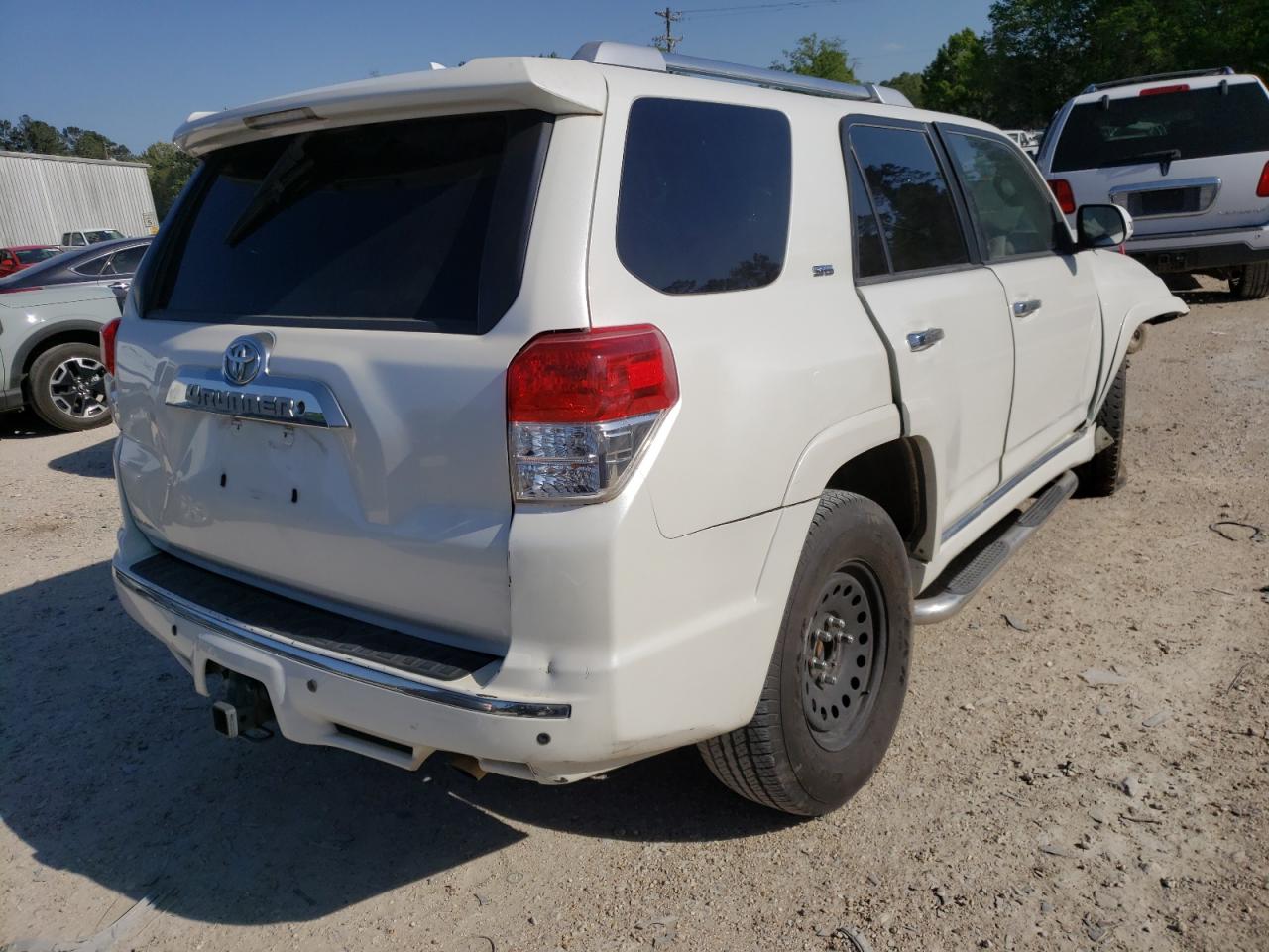 Photo 4 from auction – 2011 TOYOTA 4RUNNER SR with VIN JTEZU5JR6B5021801