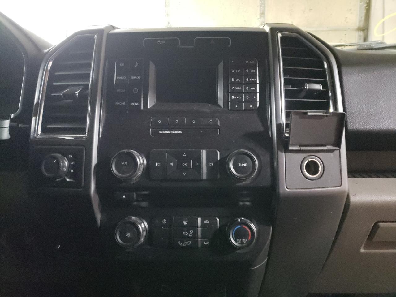 Photo 9 from auction – 2016 FORD F150 SUPER with VIN 1FTFW1EF3GFD23557