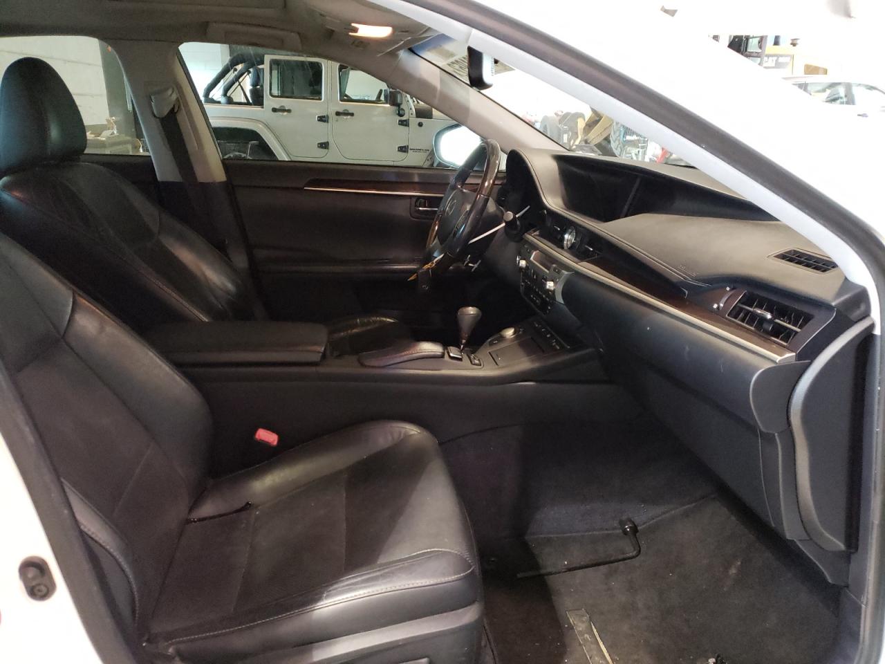 Photo 5 from auction – 2013 LEXUS ES 350 with VIN JTHBK1GG5D2072106