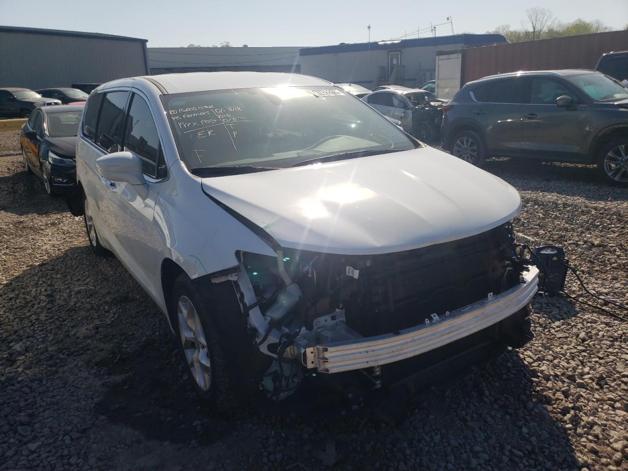 Фото 1 с аукциона – 2018 CHRYSLER PACIFICA T с VIN 2C4RC1FG8JR117213