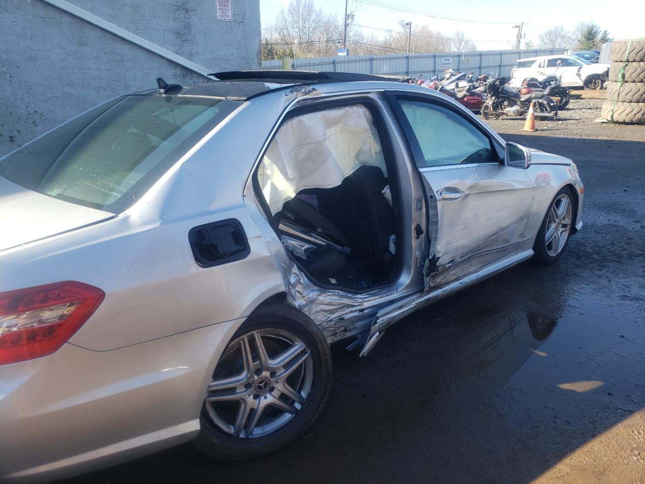 Photo 9 from auction – 2011 MERCEDES-BENZ E 350 4MAT with VIN WDDHF8HB1BA376554