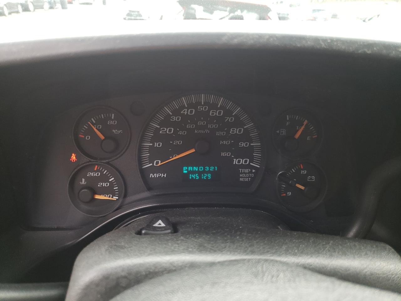 Photo 8 from auction – 2005 CHEVROLET EXPRESS G3 with VIN 1GCHG35U851201691