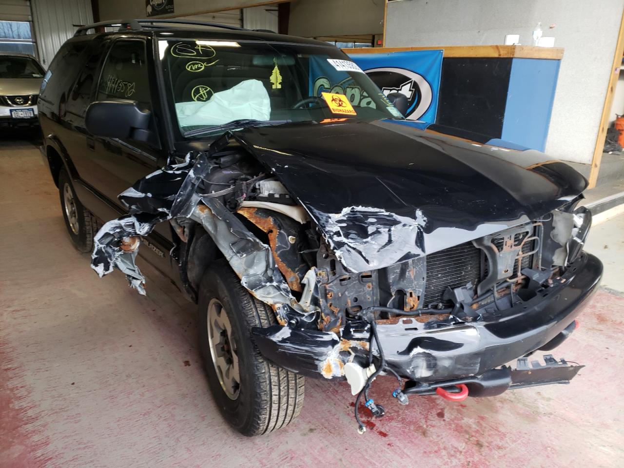 Photo 9 from auction – 2002 CHEVROLET BLAZER with VIN 1GNCT18W12K208180