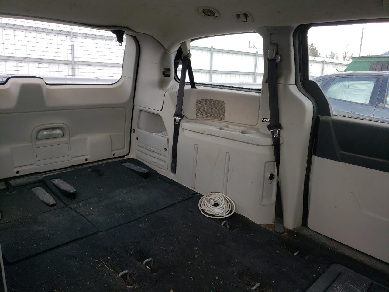 Photo 6 from auction – 2010 DODGE GRAND CARA with VIN 2D4RN4DE3AR284336