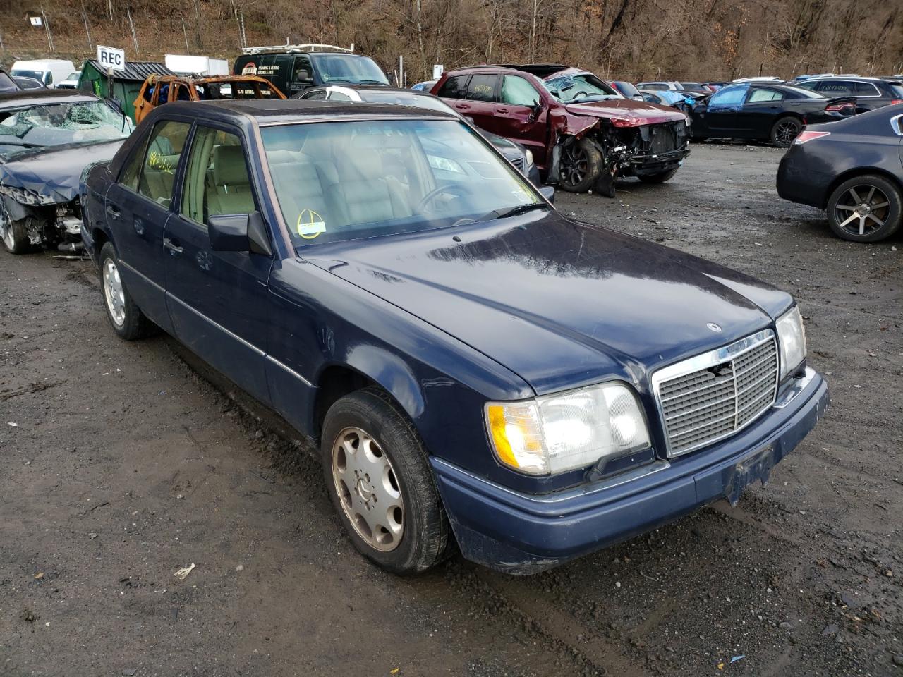 MERCEDES-BENZ E-CLASS 1994 with VIN WDBEA34EXRC115757 - Photo from auction
