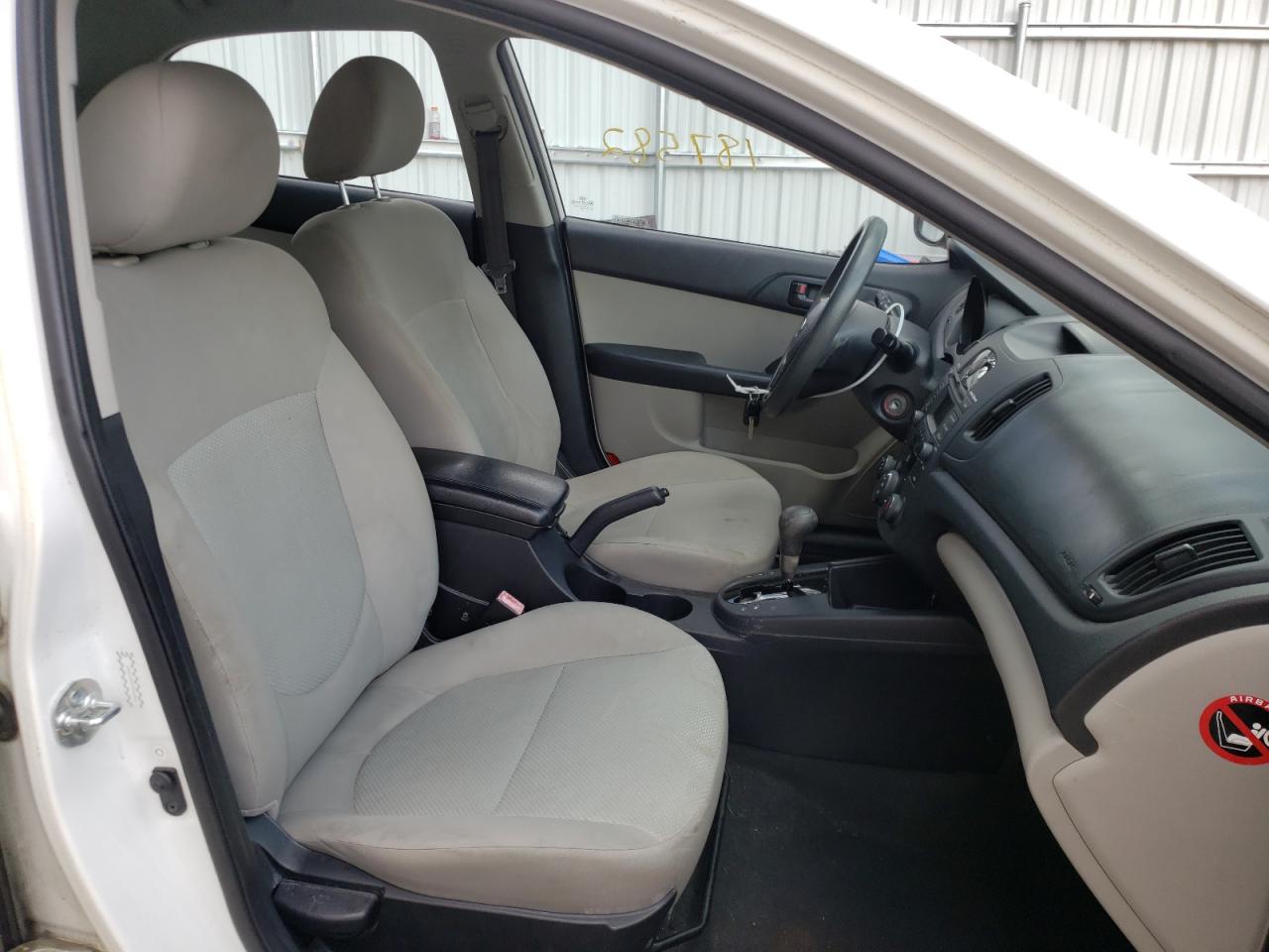Photo 5 from auction – 2010 KIA FORTE with VIN KNAFU4A26A5054894