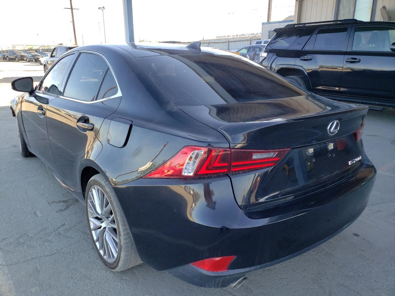 Photo 4 from auction – 2016 LEXUS IS 200T with VIN JTHBA1D2XG5038547