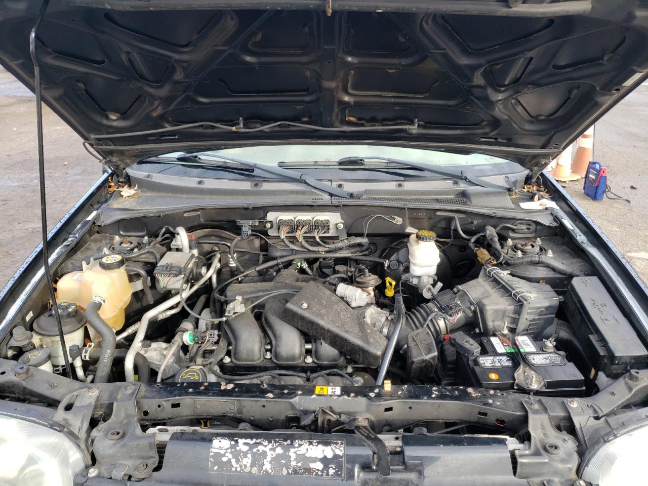 Photo 7 from auction – 2007 FORD ESCAPE LIM with VIN 1FMCU94157KA25351