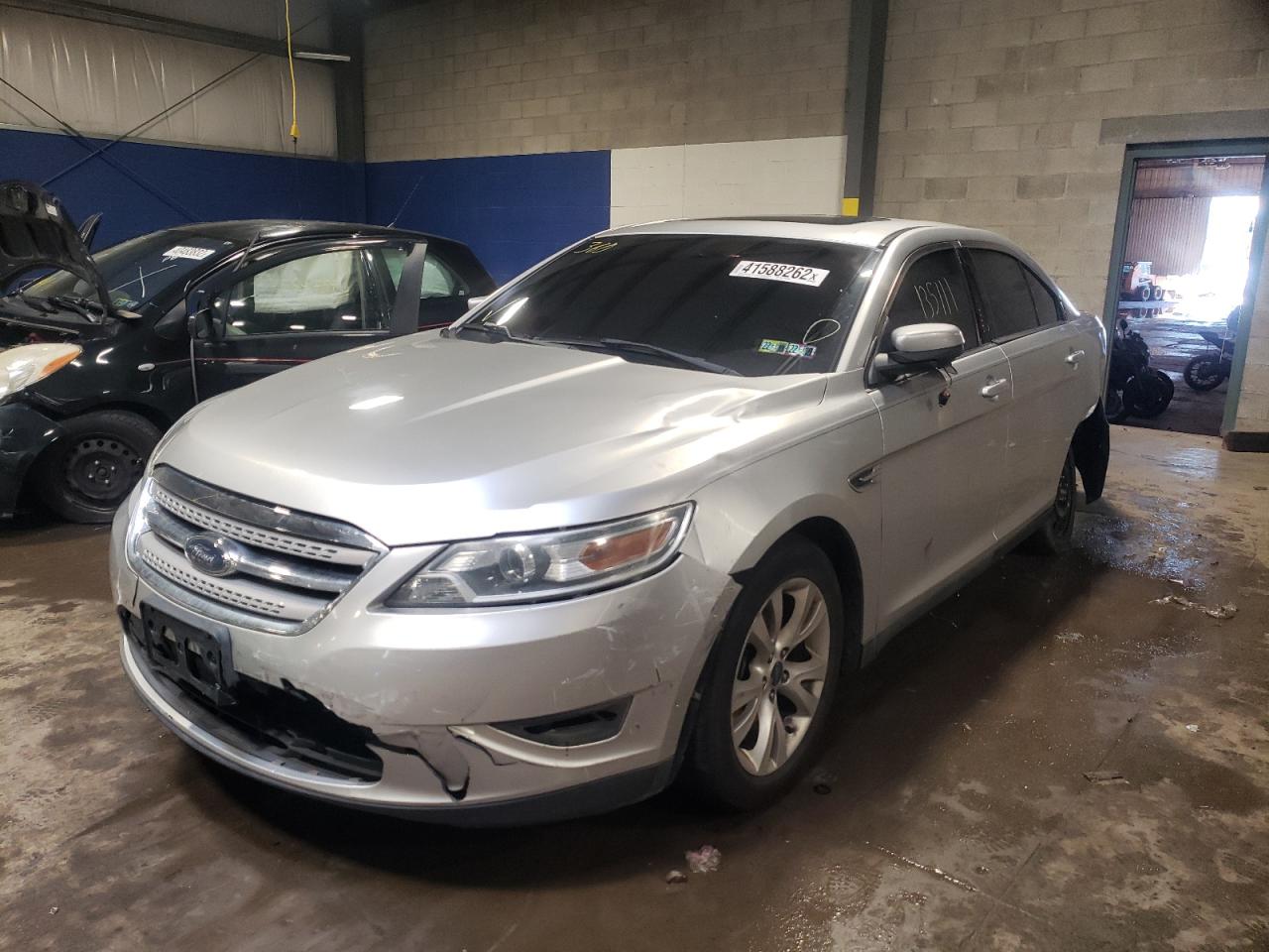 Photo 2 from auction – 2010 FORD TAURUS SEL with VIN 1FAHP2EW1AG149393
