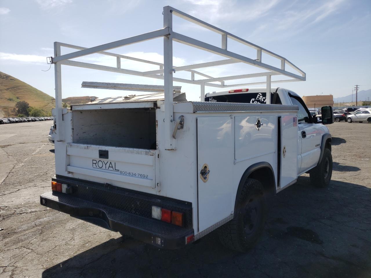 Photo 4 from auction – 2002 CHEVROLET SILVERADO with VIN 1GBHC24U52E105243