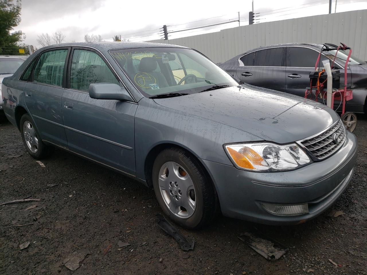 TOYOTA AVALON 2004 with VIN 4T1BF28B64U369478 - Photo from auction