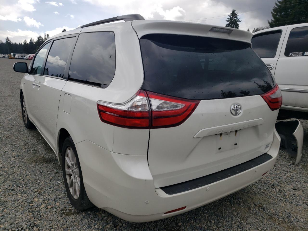 Photo 3 from auction – 2017 TOYOTA SIENNA XLE with VIN 5TDDZ3DC2HS152593