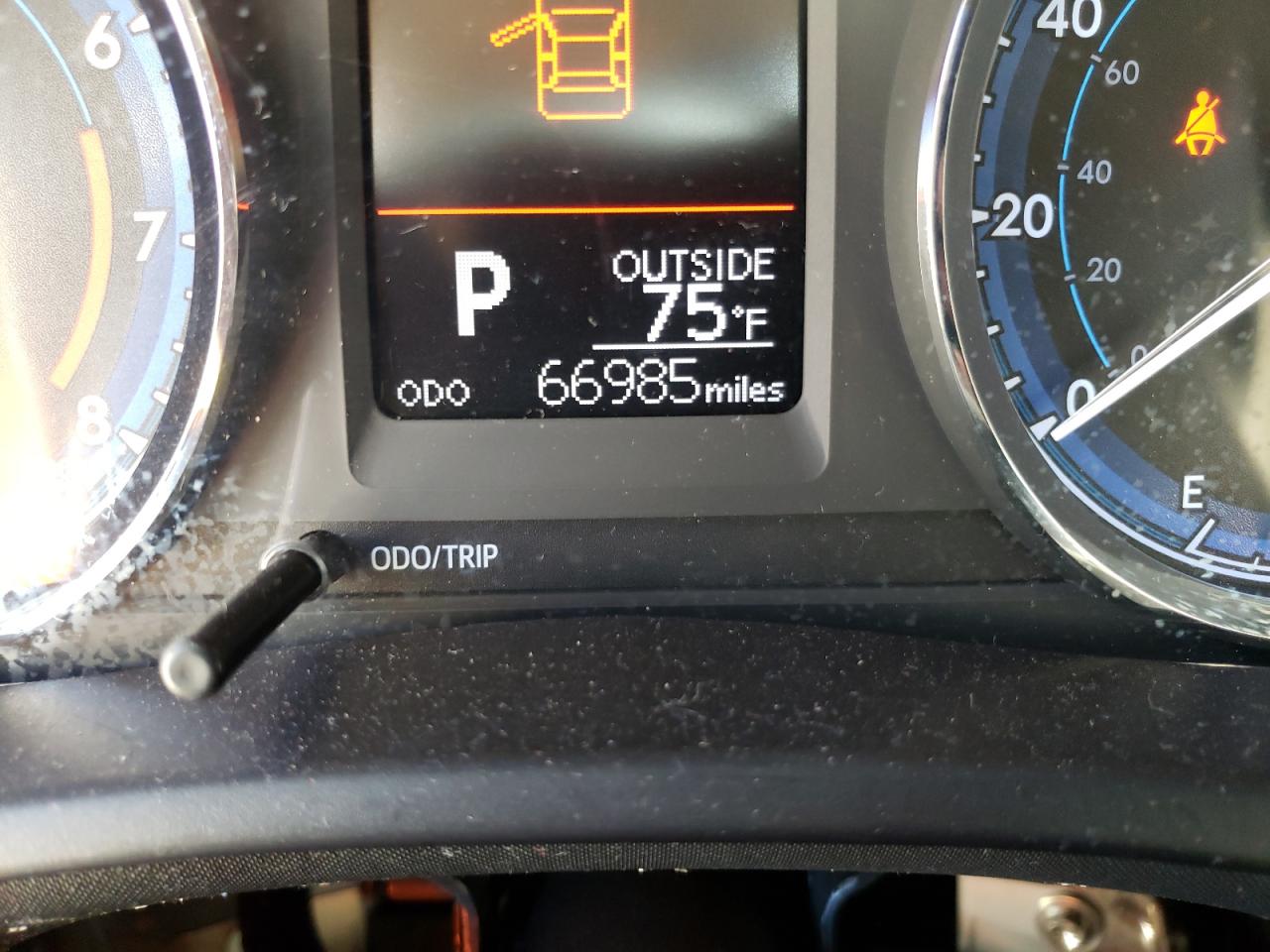 Photo 8 from auction – 2017 TOYOTA COROLLA L with VIN 5YFBURHEXHP671307