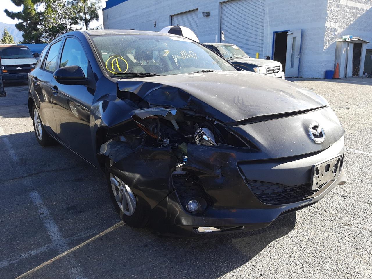 MAZDA 3 I 2012 with VIN JM1BL1L88C1671485 - Photo from auction