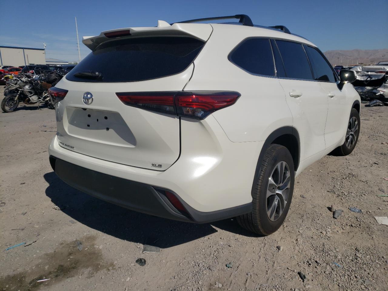 Photo 4 from auction – 2021 TOYOTA HIGHLANDER with VIN 5TDHZRAH2MS529941