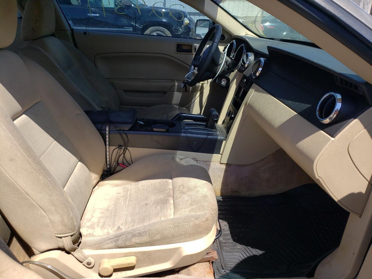 Photo 5 from auction – 2005 FORD MUSTANG with VIN 1ZVFT80N055116950