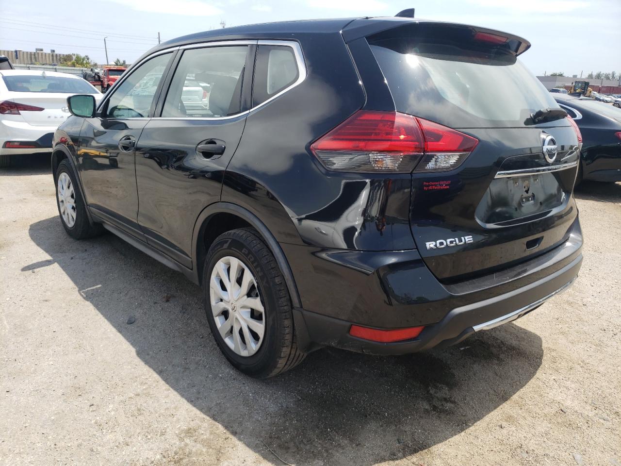 Photo 3 from auction – 2017 NISSAN ROGUE S with VIN JN8AT2MT8HW138684