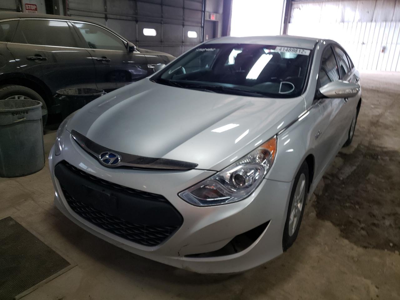 Фото 2 с аукциона – 2012 HYUNDAI SONATA HYB с VIN KMHEC4A47CA020049