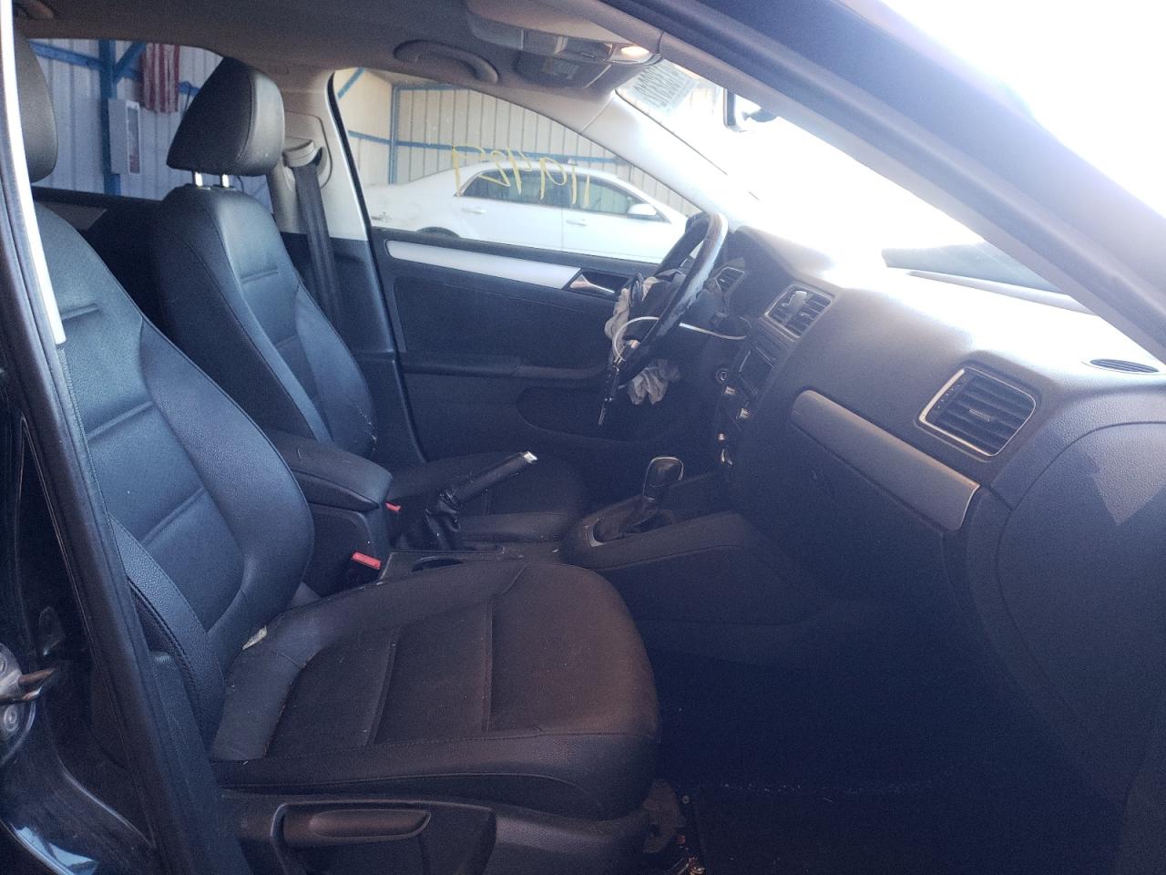 Photo 5 from auction – 2012 VOLKSWAGEN JETTA TDI with VIN 3VWLL7AJXCM466764