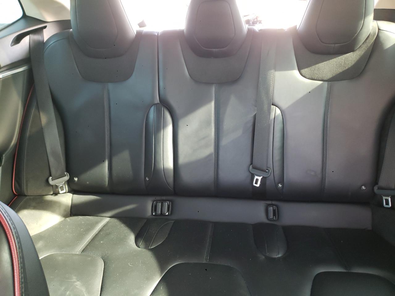 Photo 6 from auction – 2014 TESLA MODEL S with VIN 5YJSA1H11EFP56423