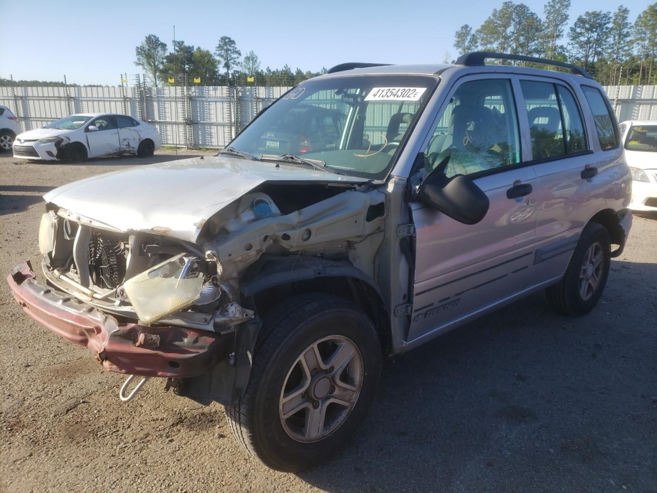 Photo 2 from auction – 2003 CHEVROLET TRACKER with VIN 2CNBE134436919974