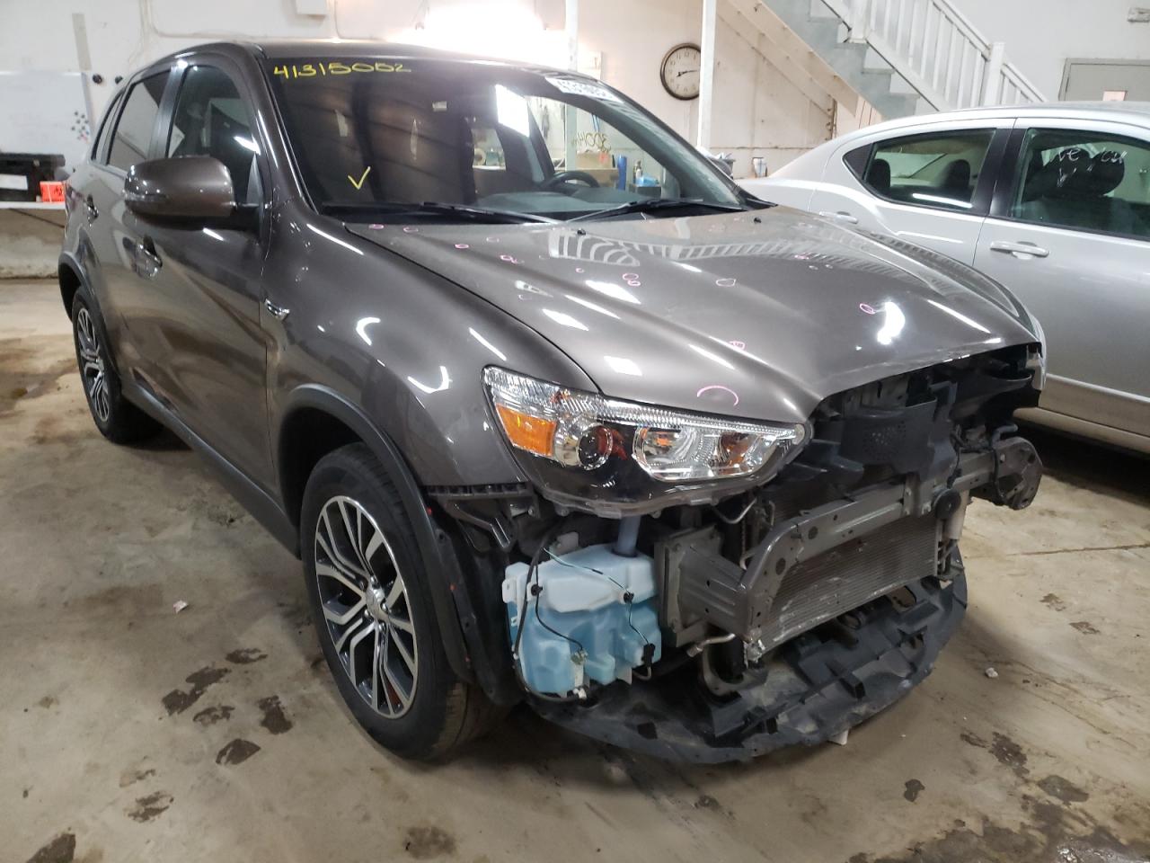 MITSUBISHI OUTLANDER 2017 with VIN JA4AR3AU4HZ028270 - Photo from auction