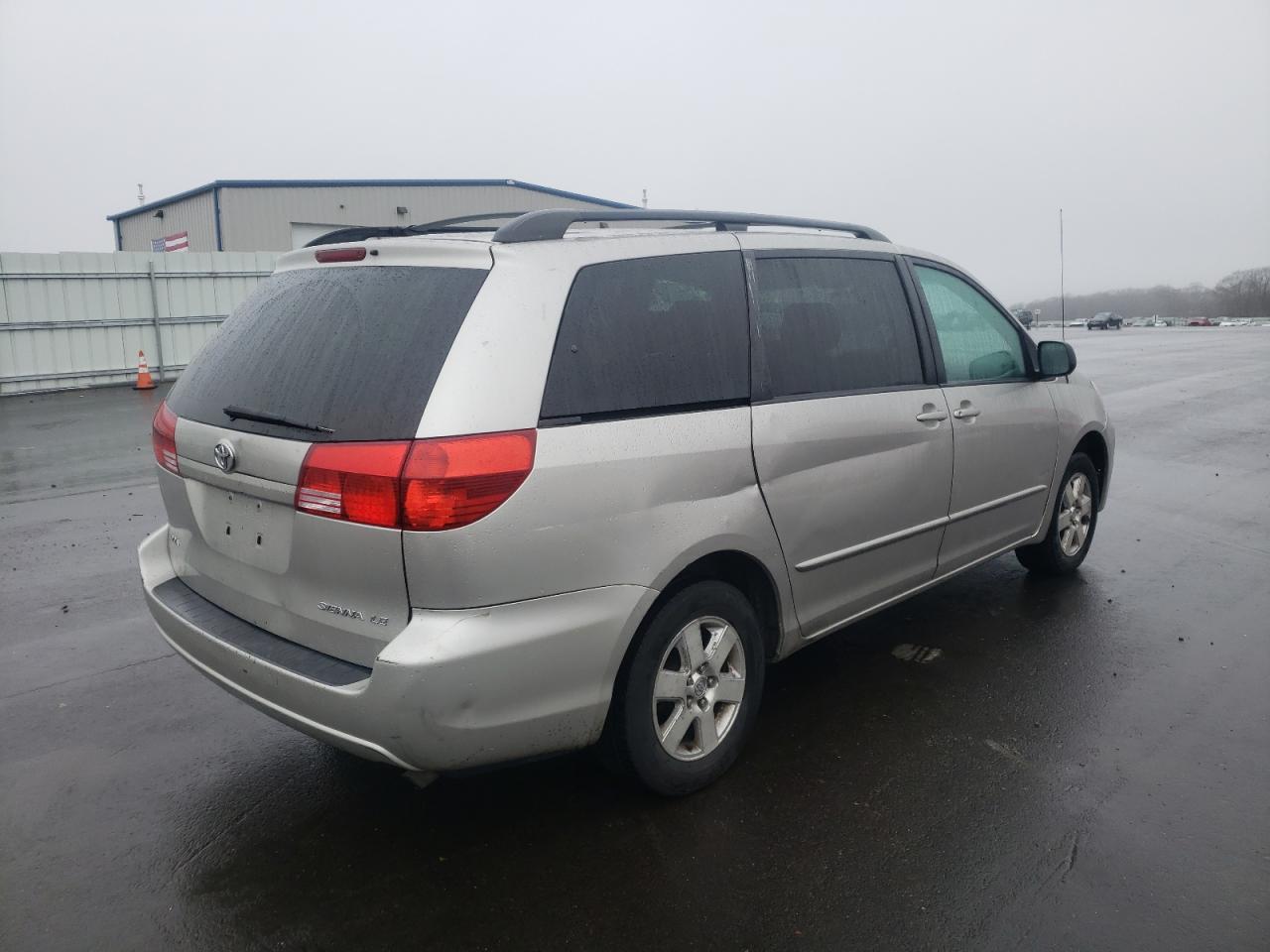 Photo 4 from auction – 2004 TOYOTA SIENNA CE with VIN 5TDZA23C44S014492