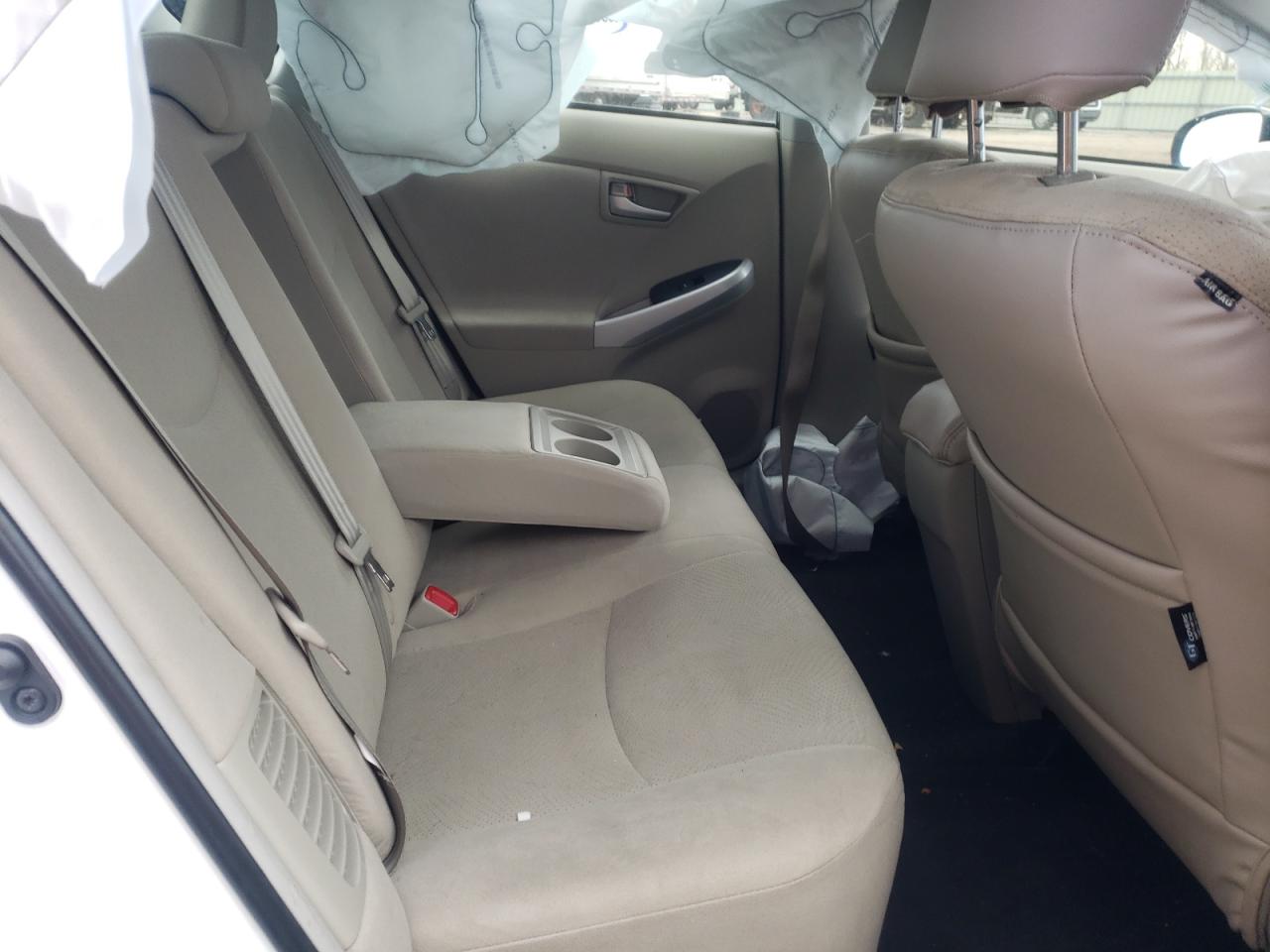 Photo 6 from auction – 2015 TOYOTA PRIUS with VIN JTDKN3DU0F0436462