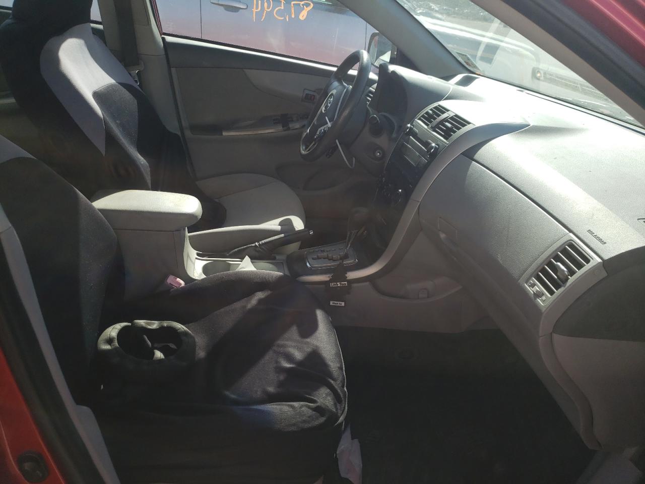 Photo 5 from auction – 2010 TOYOTA COROLA with VIN JTDBU4EE3AJ067499