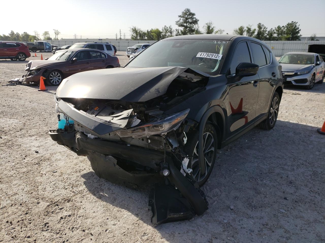 صورة رقم 2 من المزاد - 2022 MAZDA CX-5 مع VIN JM3KFBEM8N0537681