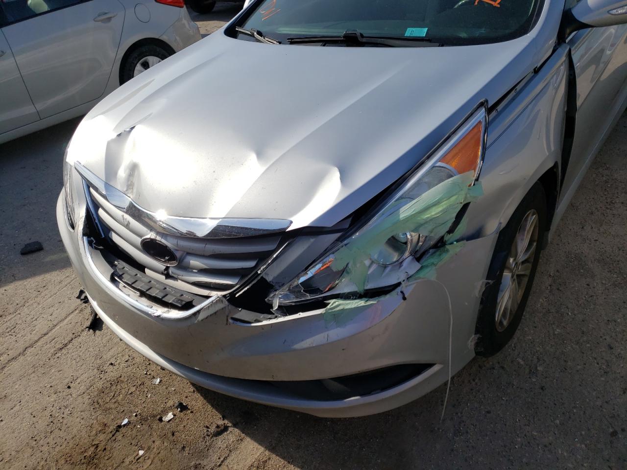 Photo 9 from auction – 2014 HYUNDAI SONATA GLS with VIN 5NPEB4AC7EH846636